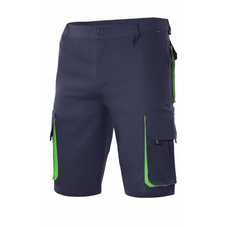 Bermuda básica Bicolor con pinzas y fuelle a contraste Sarga. 65% Pol - 35% Alg. 190grs/m2