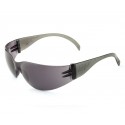 Gafa de ocular unilente envolvente. Gris solar anti-rayadura.